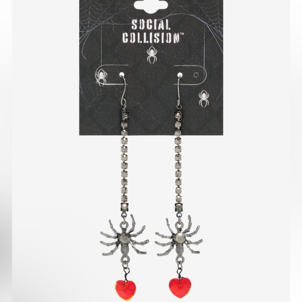 Spider Bling Heart Drop‎ Earrings Hot Topic Halloween Spooky Witch